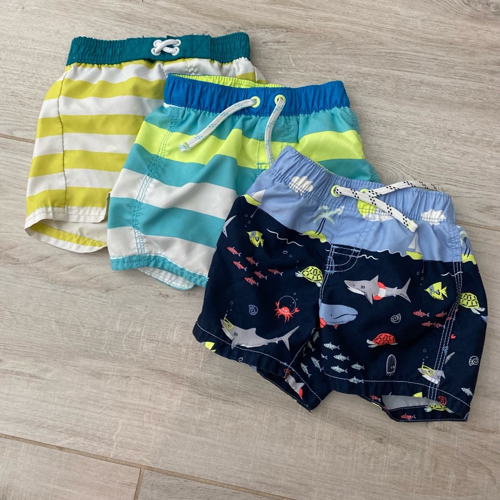 Baby boys swim trunks bundle size 12-18 months EUC from GAP & Carters